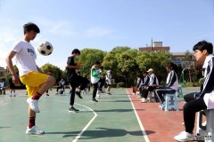 人形机器人运动会“黑皮体育生”夺冠